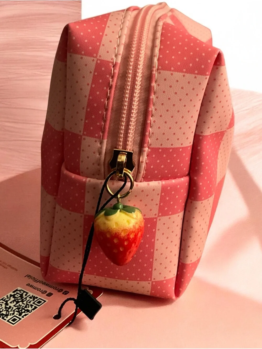 ROMWE Pink Check Strawberry Shortcake Cosmetic Pouch